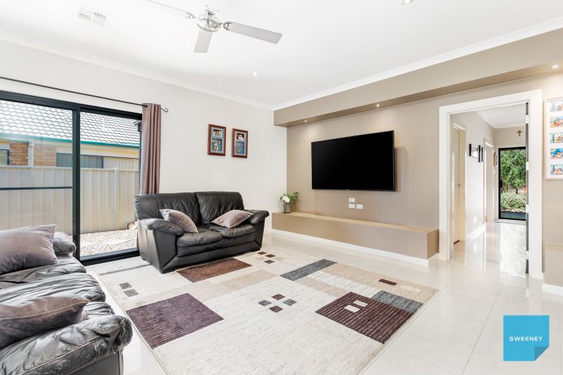 26 Lyme Park Circle, Caroline Springs - Thumbnail 8