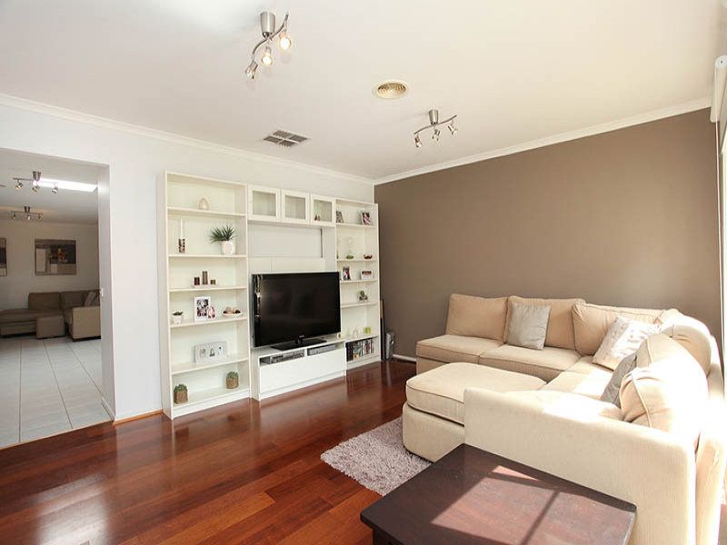 75 The Parkway, Caroline Springs - Thumbnail 5