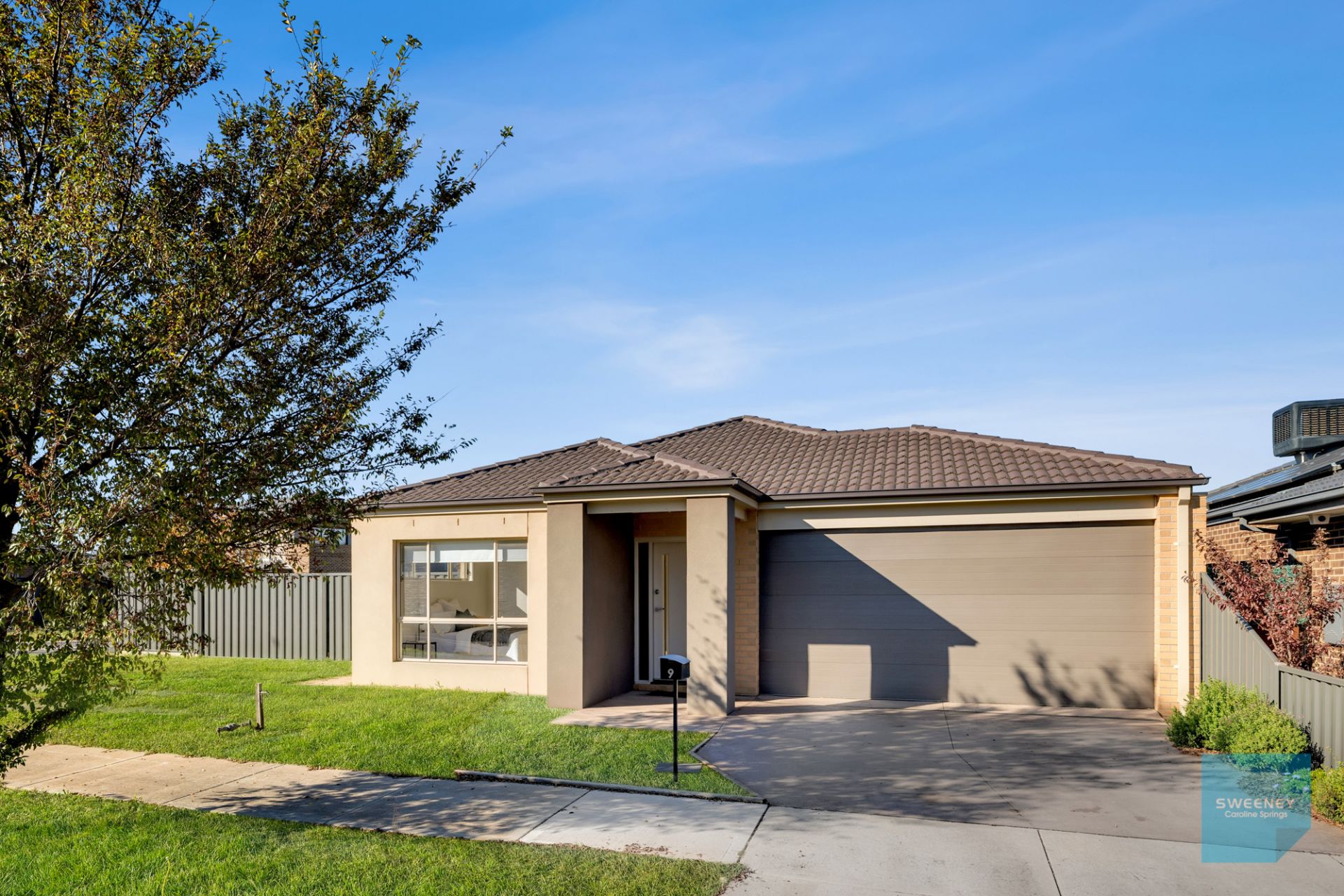 9 Eclipse Avenue, Fraser Rise - Thumbnail 2