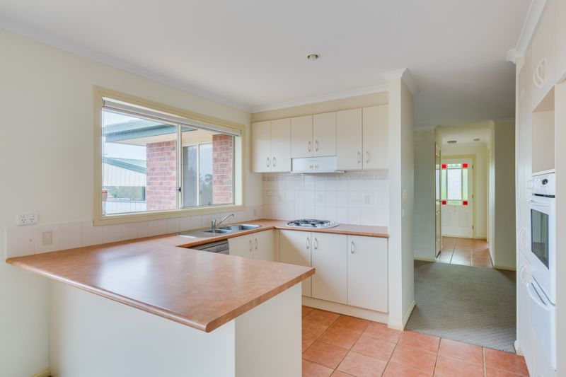 19 Todd Court, Bacchus Marsh - Thumbnail 3