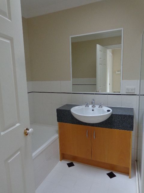 **Low maintenance living in fantastic location**