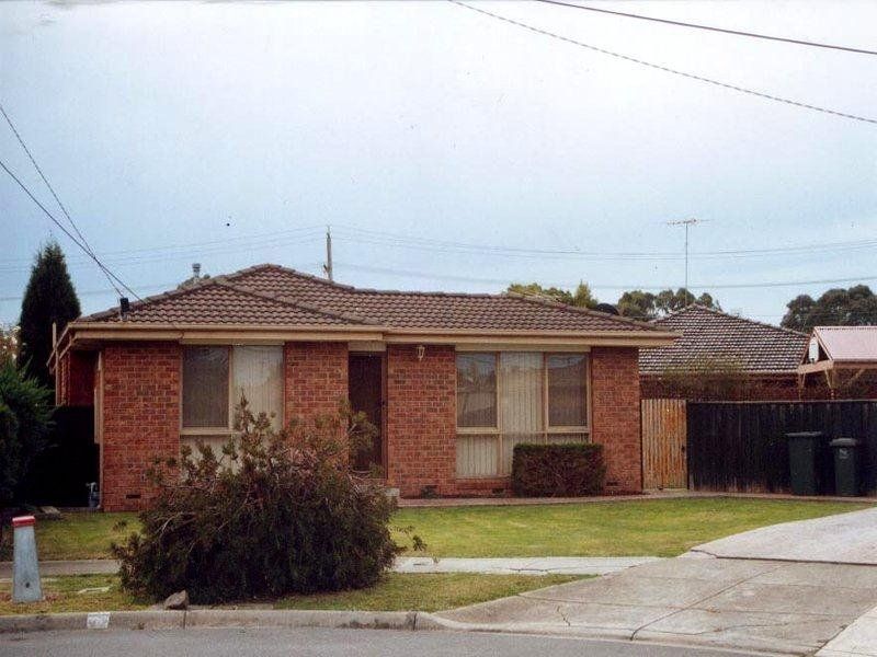 4 Corbin Place, Mill Park