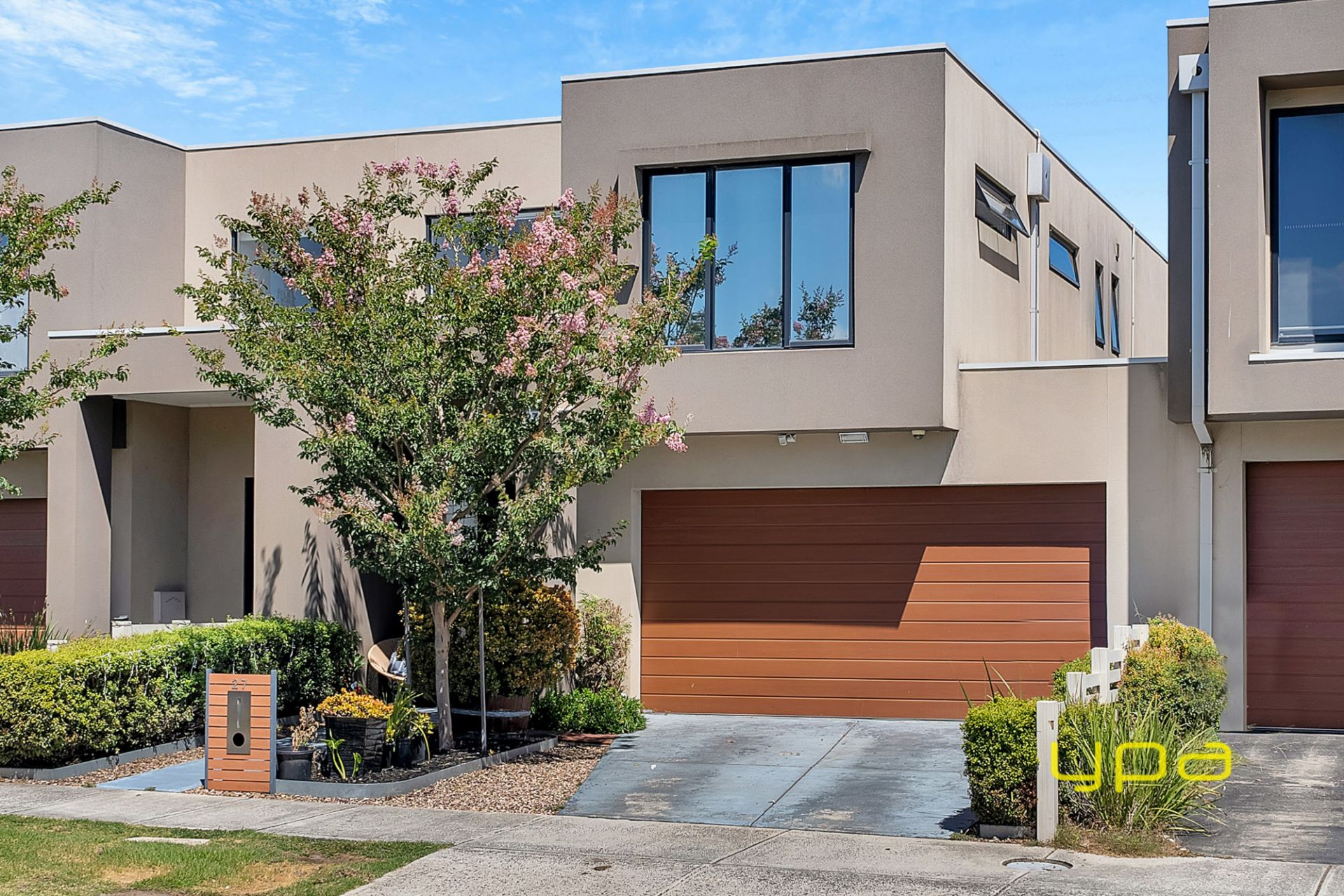 27 Willow Glen Boulevard Cranbourne VIC, Cranbourne - Thumbnail 2
