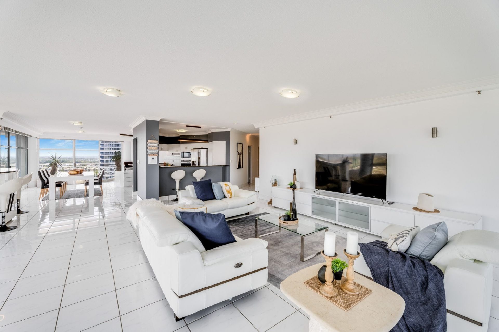 18D/5 Bayview Street, Runaway Bay - Thumbnail 3