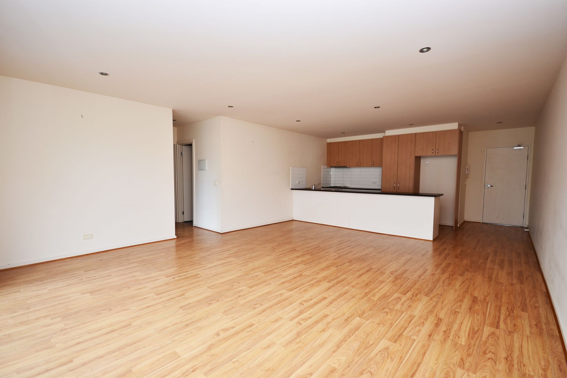 LOOKING FOR MODERN SOPHISTICATION? YOUR SEARCH IS OVER!!