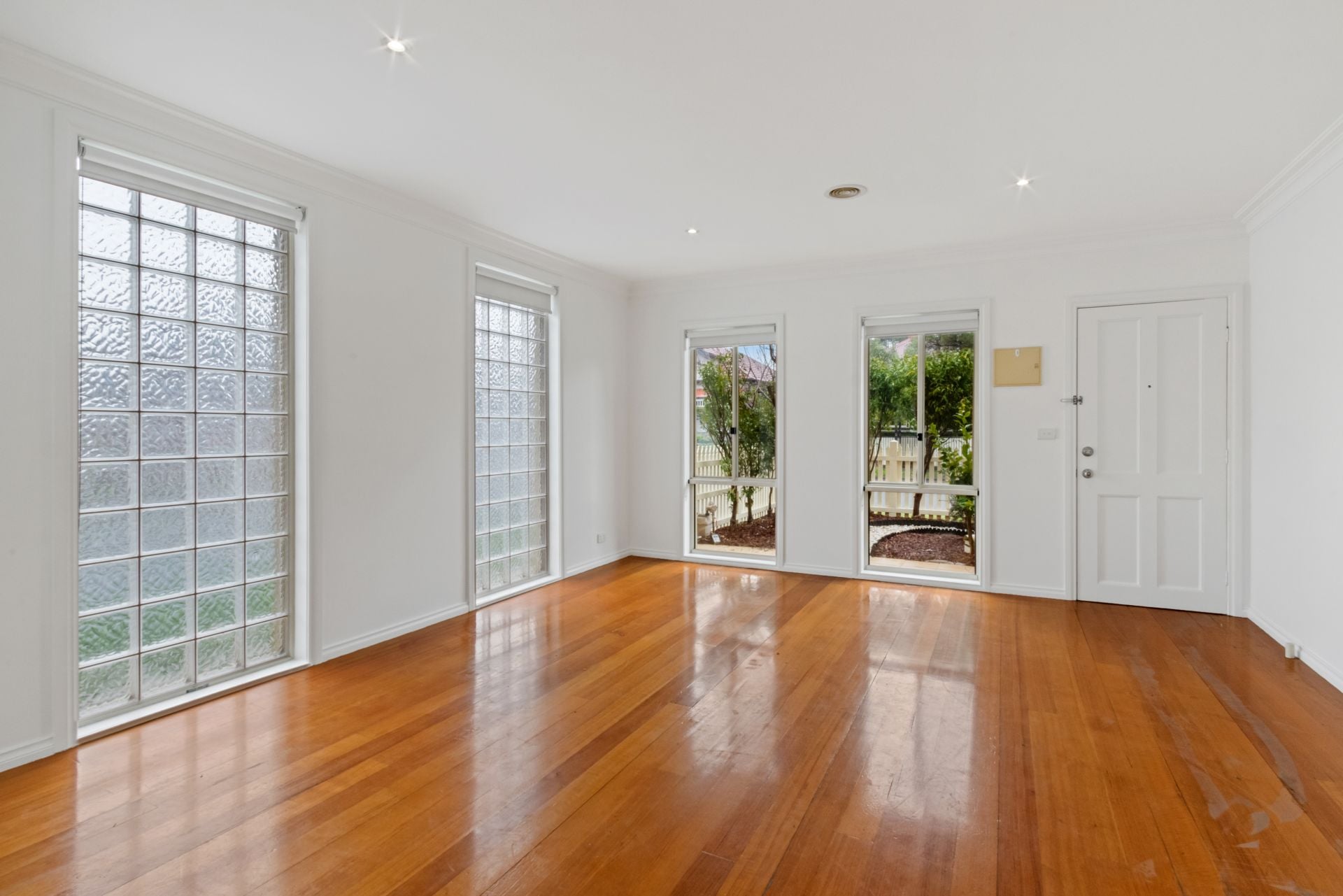 THORNBURY VILLAGE AT YOUR DOORSTEP