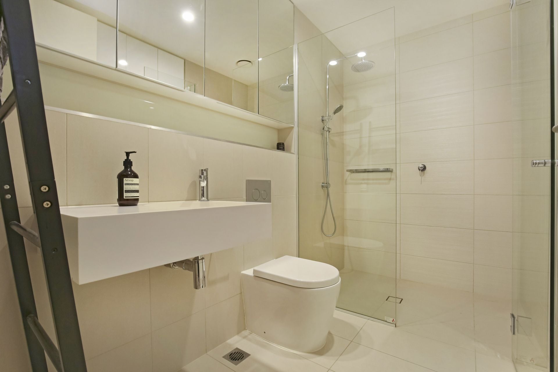 Spacious and Modern Two Bedroom Apartment in Perfect Location! Pet Friendly!