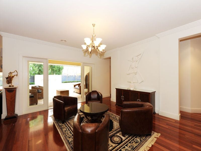 2 Beechwood Parade, Sanctuary Lakes - Thumbnail 5