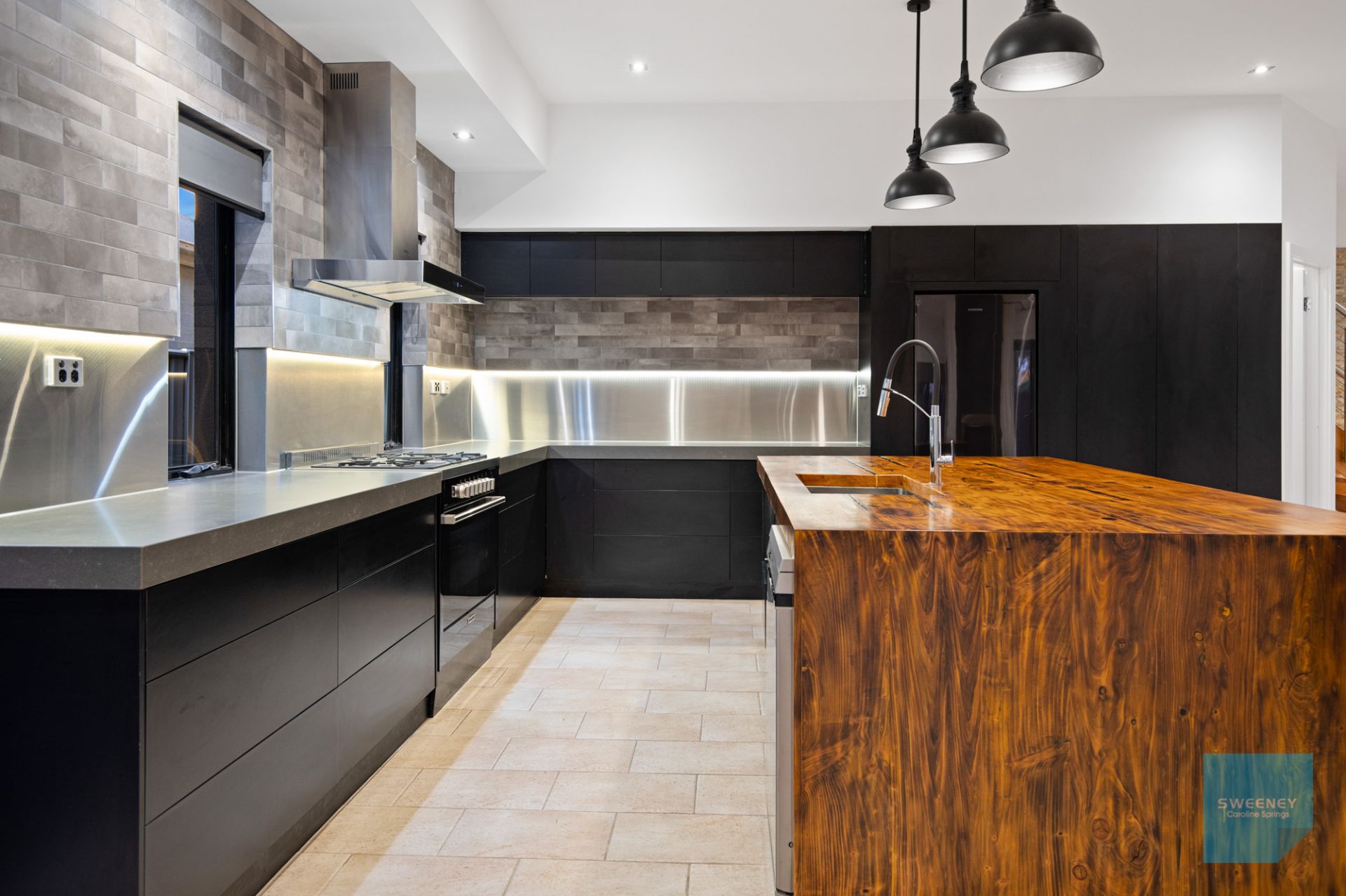 2 Lonsdale Court, Caroline Springs - Thumbnail 3