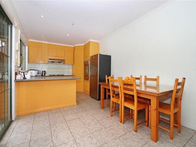 Spacious Townhouse With Everything At Your Feet
