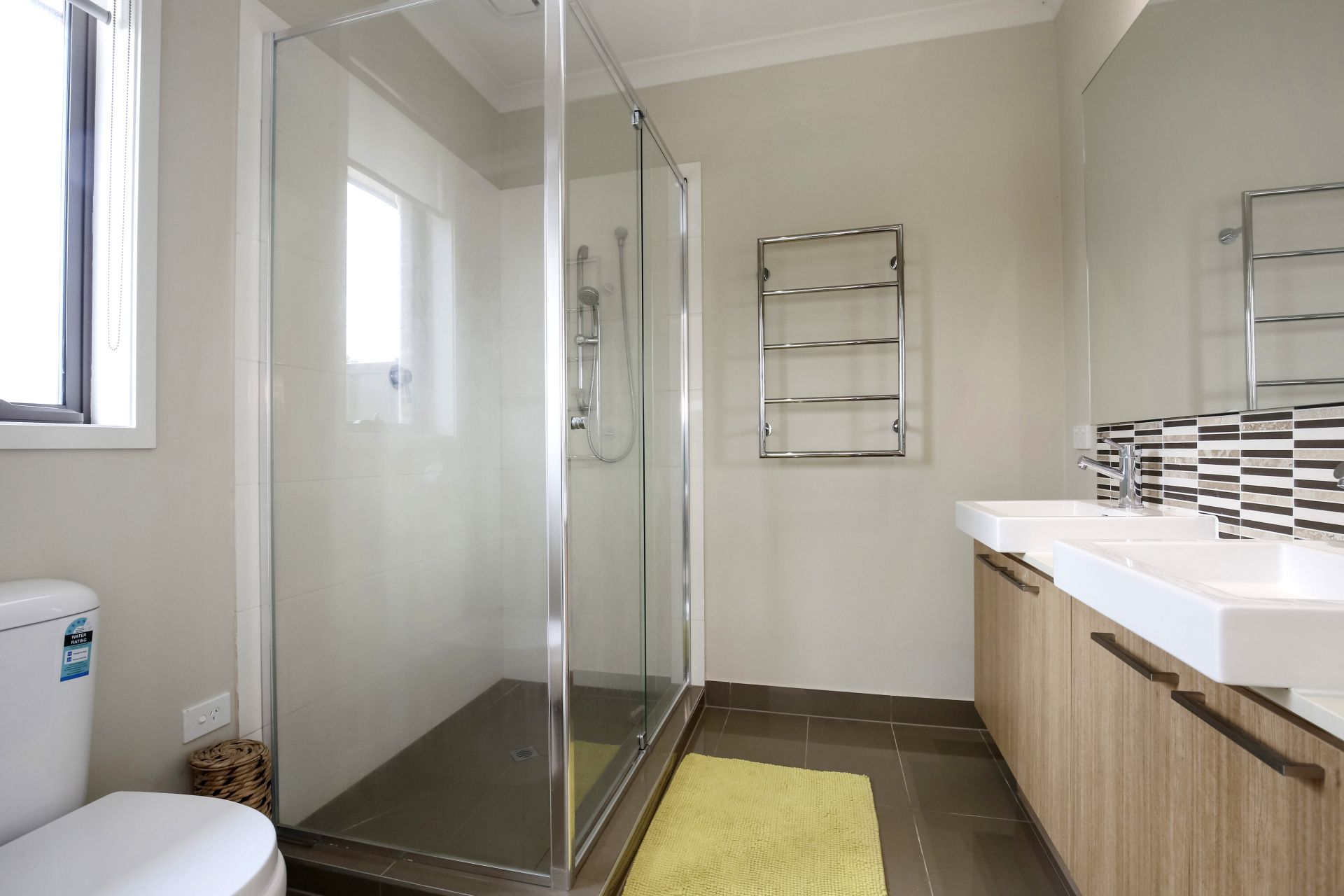 SPECTACULAR FAMILY HOME IN MERNDA!!!