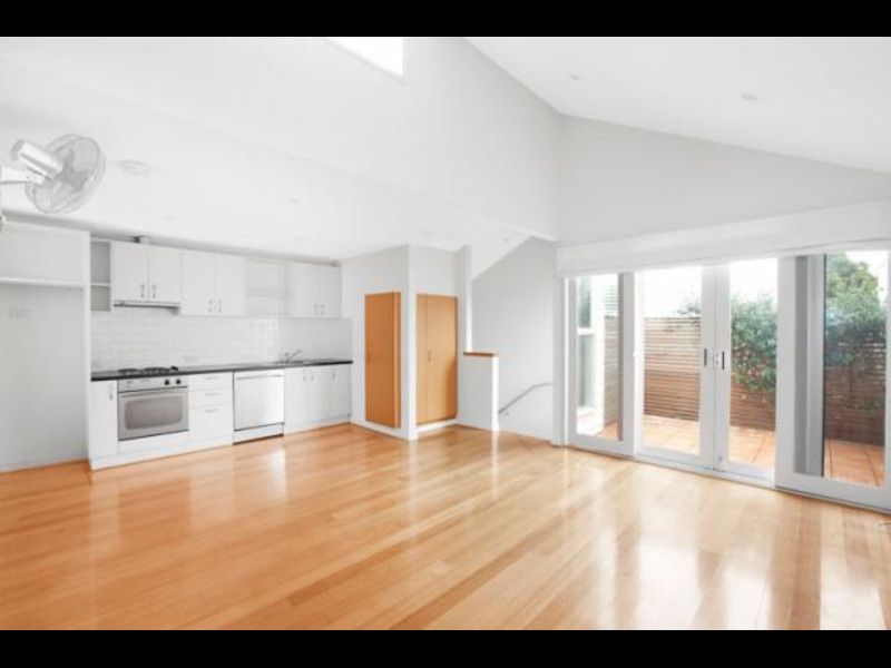 8 Hawksburn Close, South Yarra - Thumbnail 4