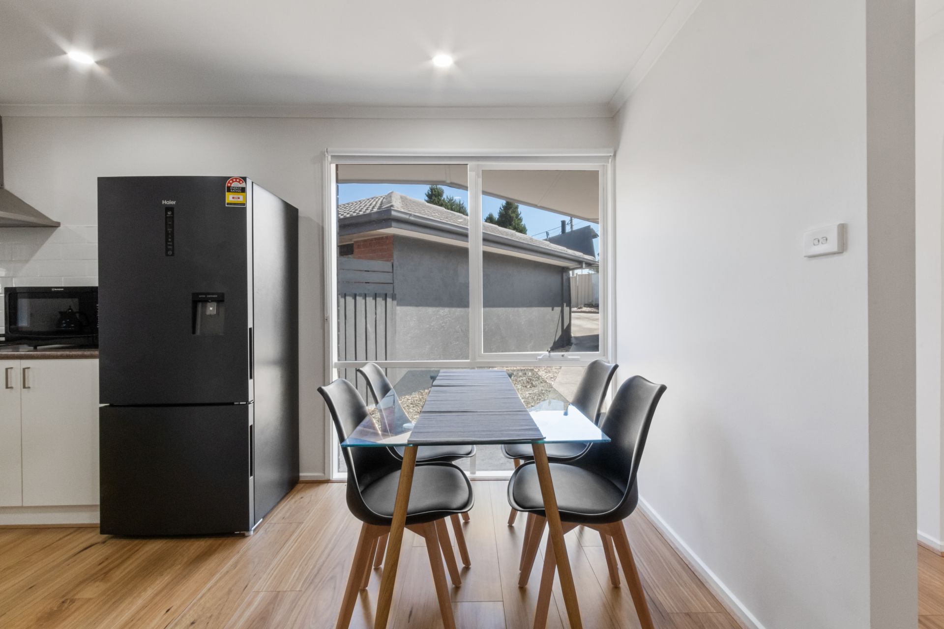 Stunning unit in ideal locale