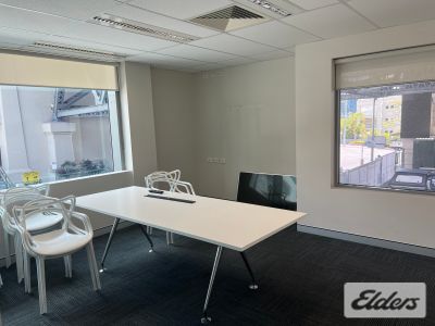 OFFICE OPPORTUNITY OPPOSITE STORY BRIDGE HOTEL!