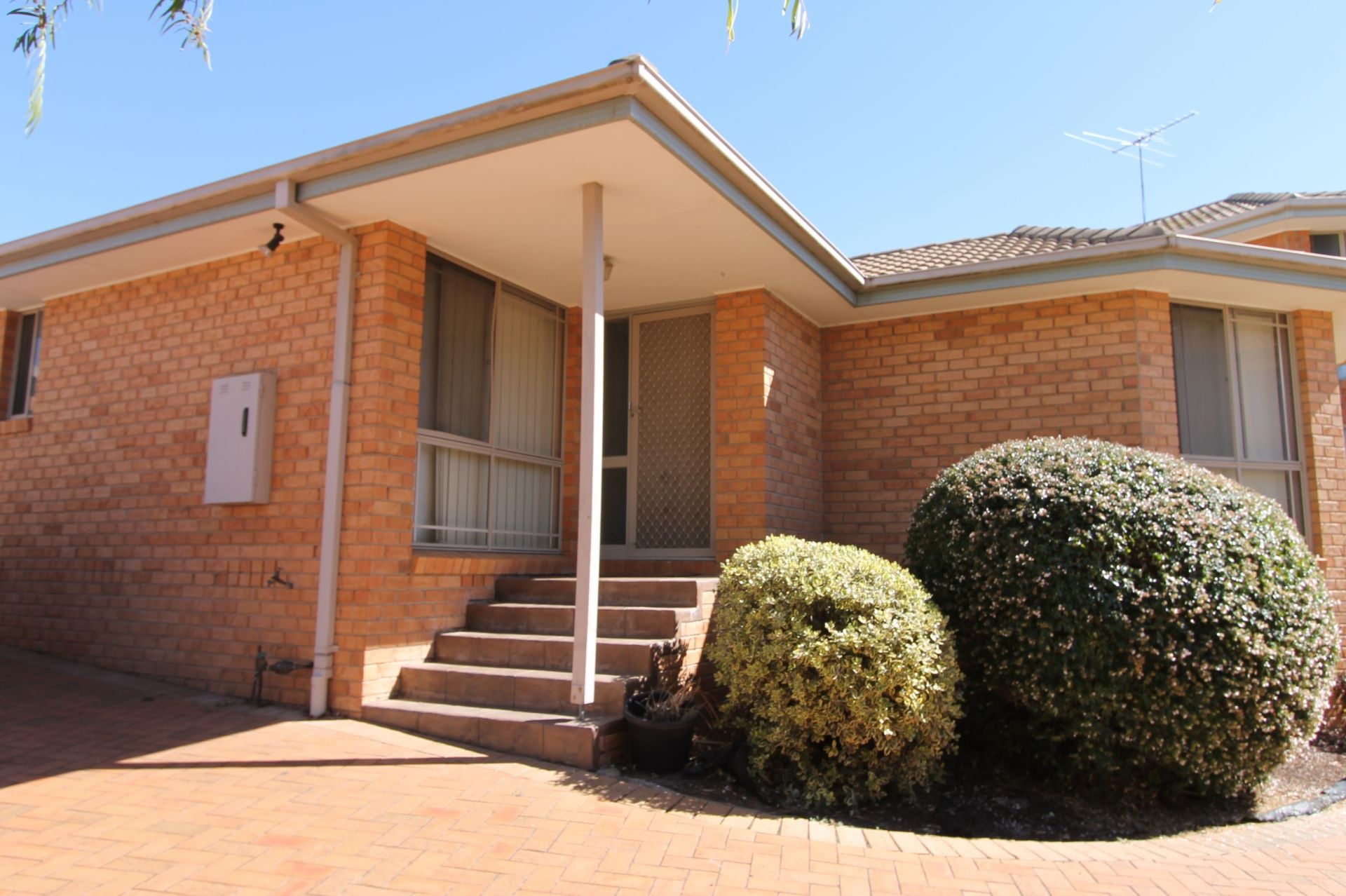 Beautifully Presented & Ideally Situated Unit!