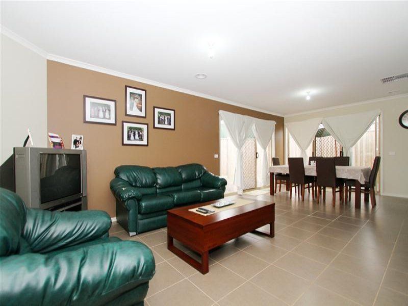 AN IMPESSIVE 4 BEDROOM FAMILY HOME.
