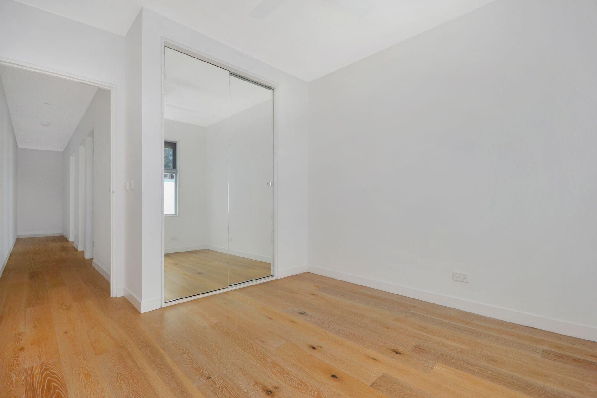 EXQUISITE ELEGANCE IN THE HEART OF THORNBURY