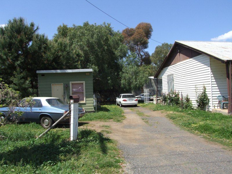 10 Bond Street, BACCHUS MARSH, Bacchus Marsh - Thumbnail 2