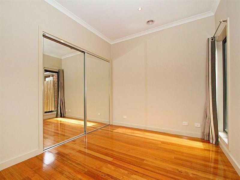 LIKE NEW, MUST VIEW!