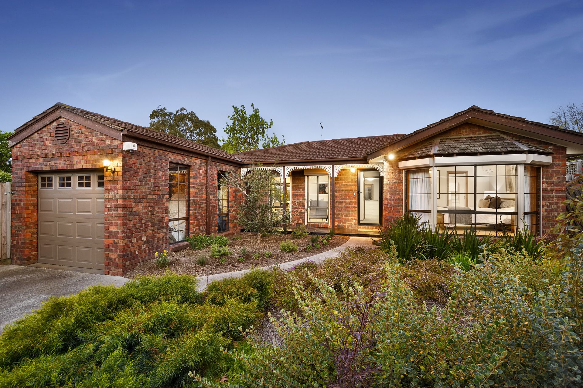 2/43 Somerset Road, Glen Iris J A CAIN Real Estate