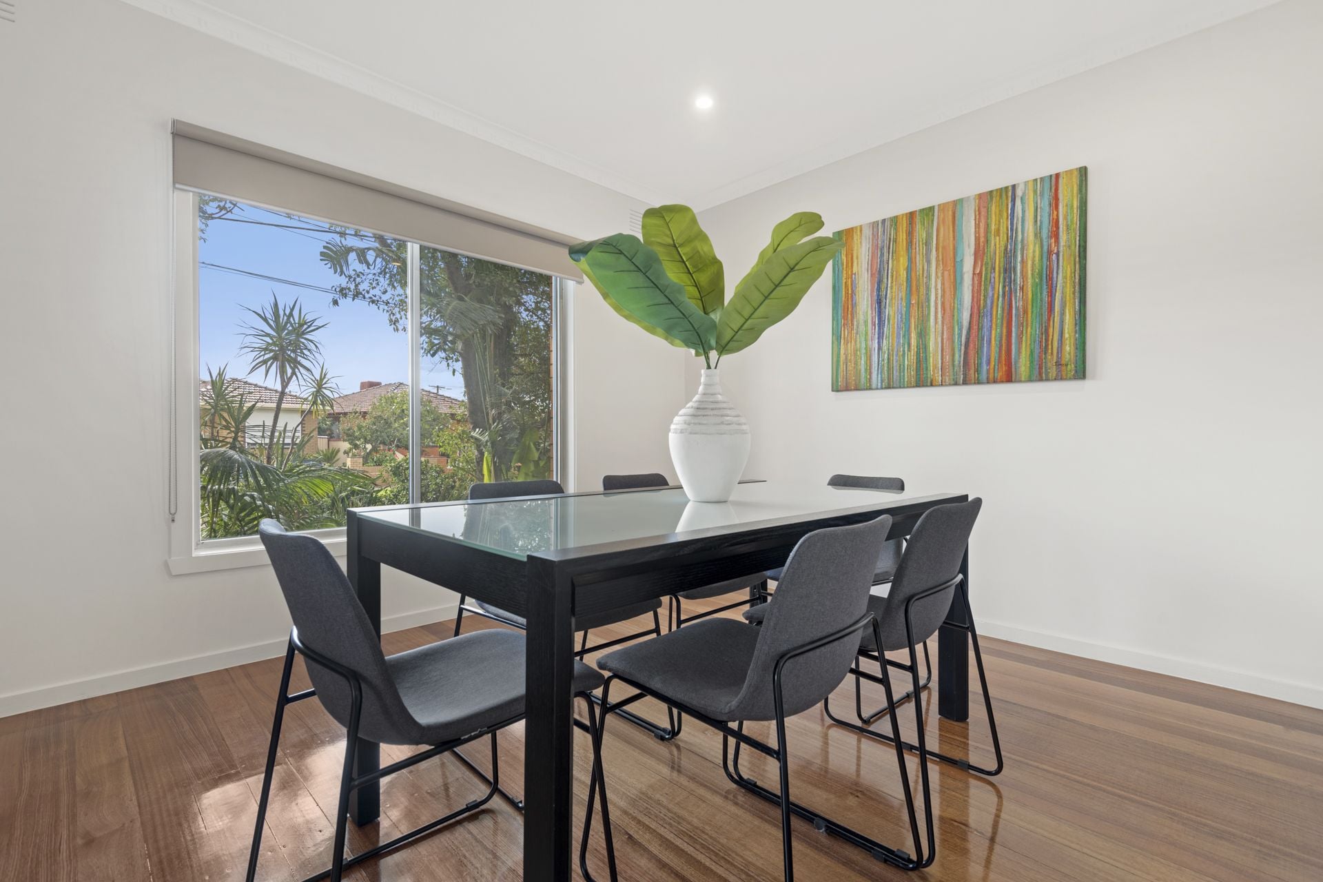 SOLID BUILD - MODERN APPEAL
