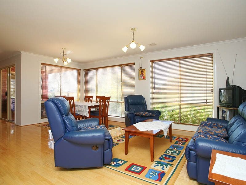 2 Hounslow Green, Caroline Springs - Thumbnail 3