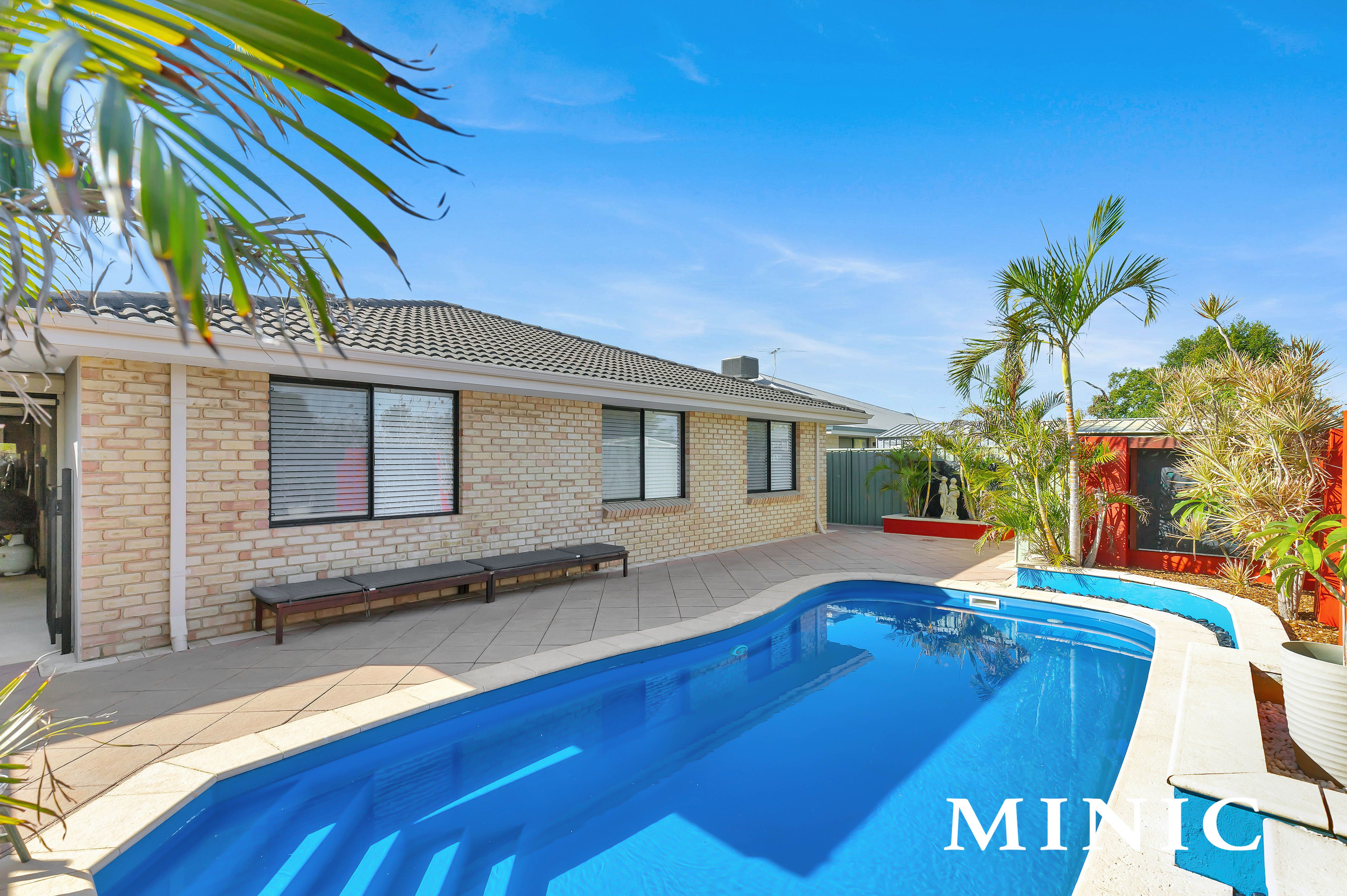 34 Charm Way, Atwell