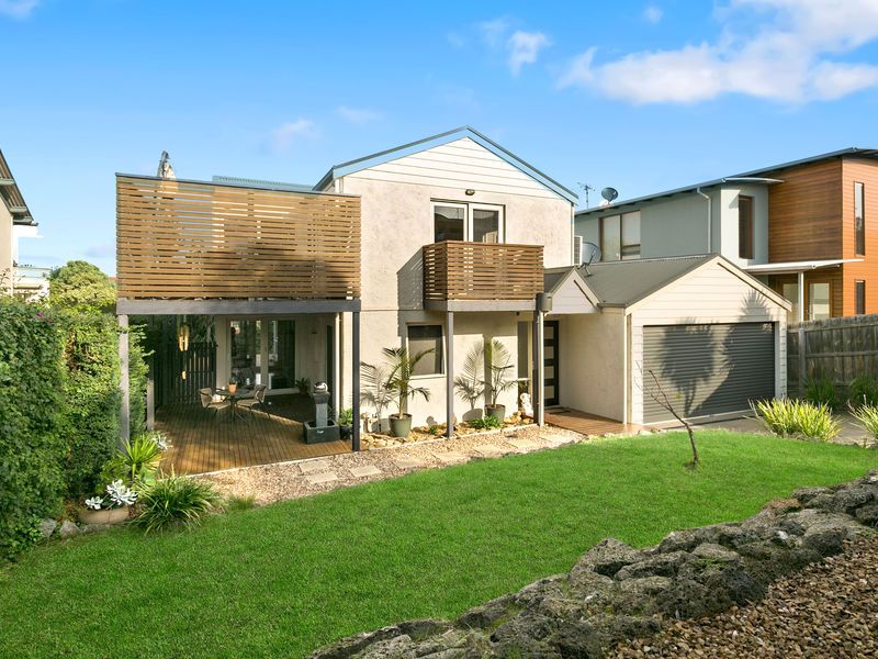 8 Spring Valley Drive, Torquay - Thumbnail 2