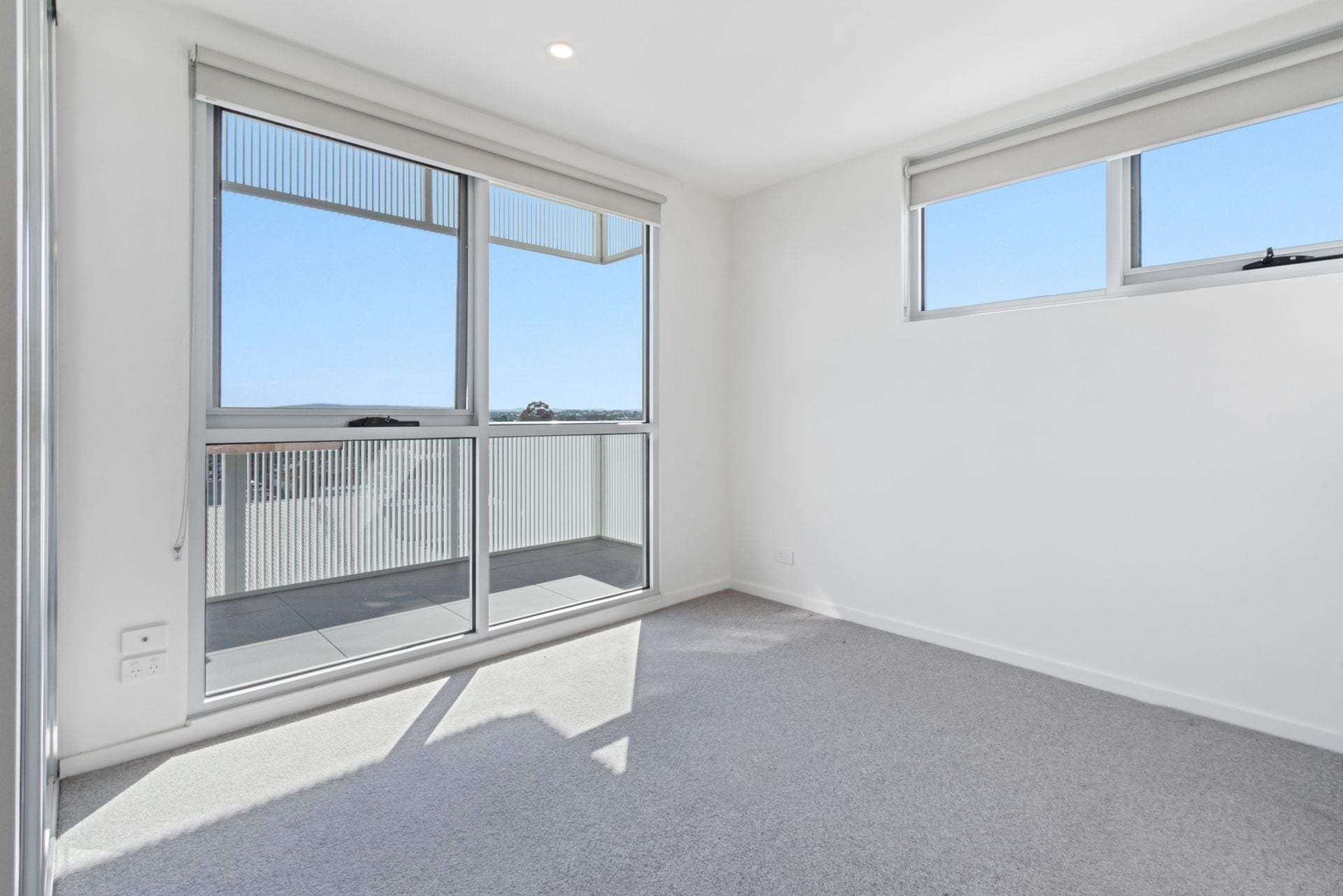 Bright and Spacious 2-Bedroom Apartment in Prime Location