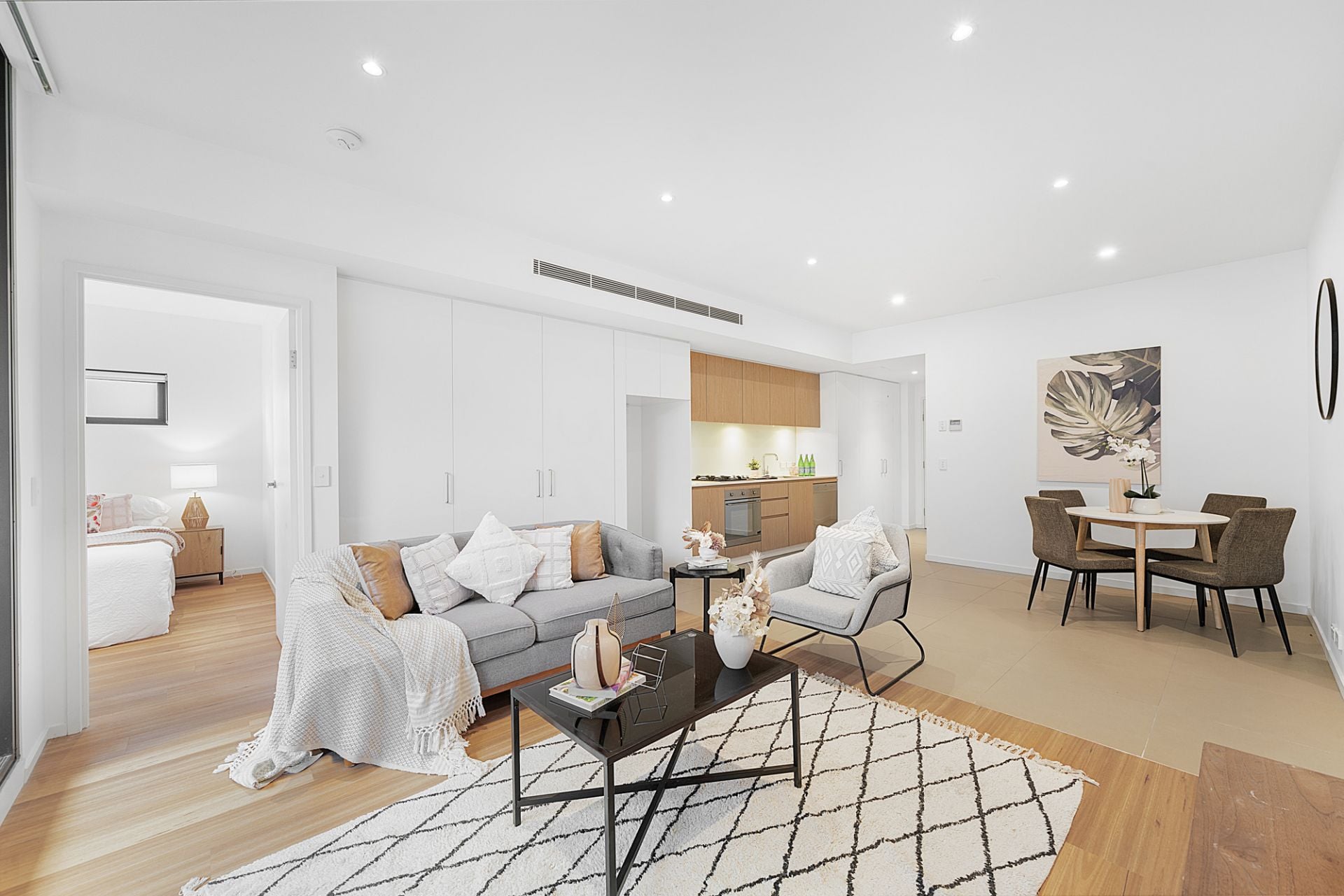 310/8 Saunders Close, Macquarie Park, Park - Thumbnail 3