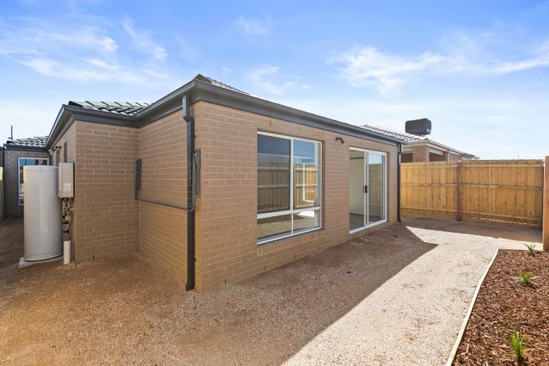 5 Tamworth Drive, Rockbank