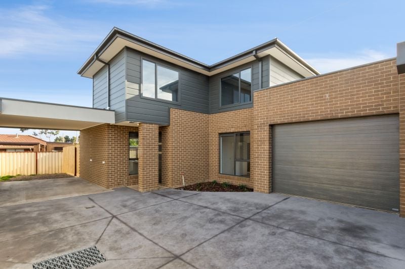 2/17 Gloucester Way, Epping
