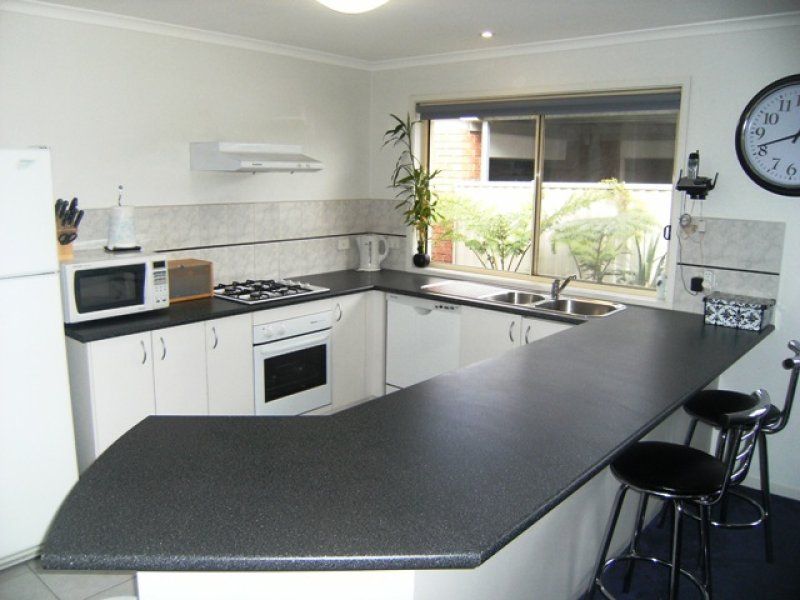 15 Abbington Crescent, Caroline Springs - Thumbnail 3