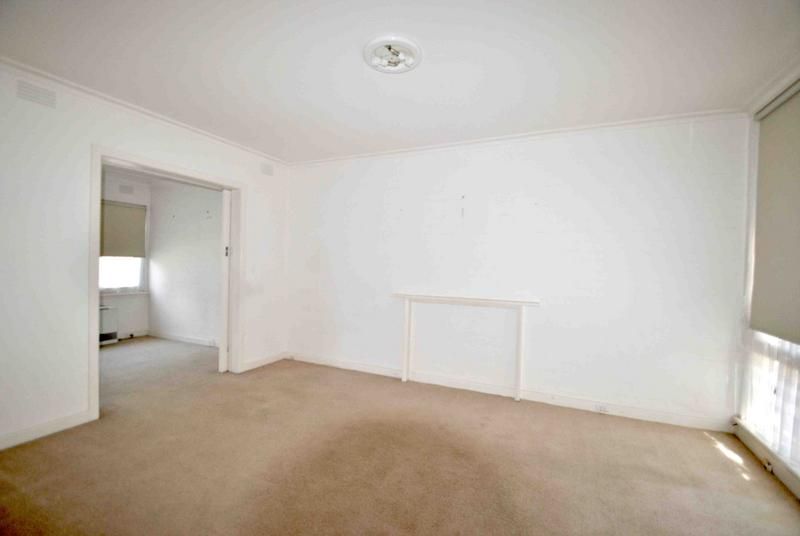 4 Furneaux Grove, St Kilda East - Thumbnail 4