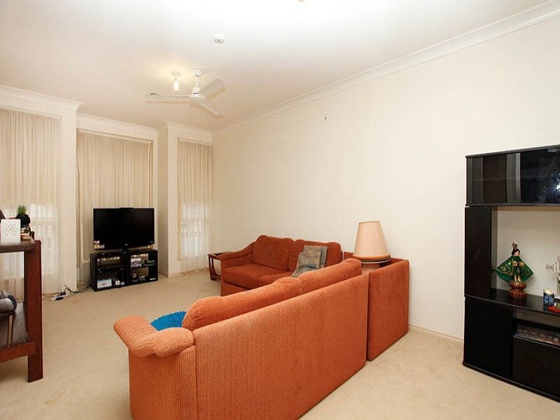 7 Cleland Way, Caroline Springs - Thumbnail 5
