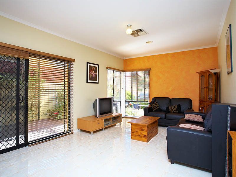 18 Emerald Court, Caroline Springs - Thumbnail 6