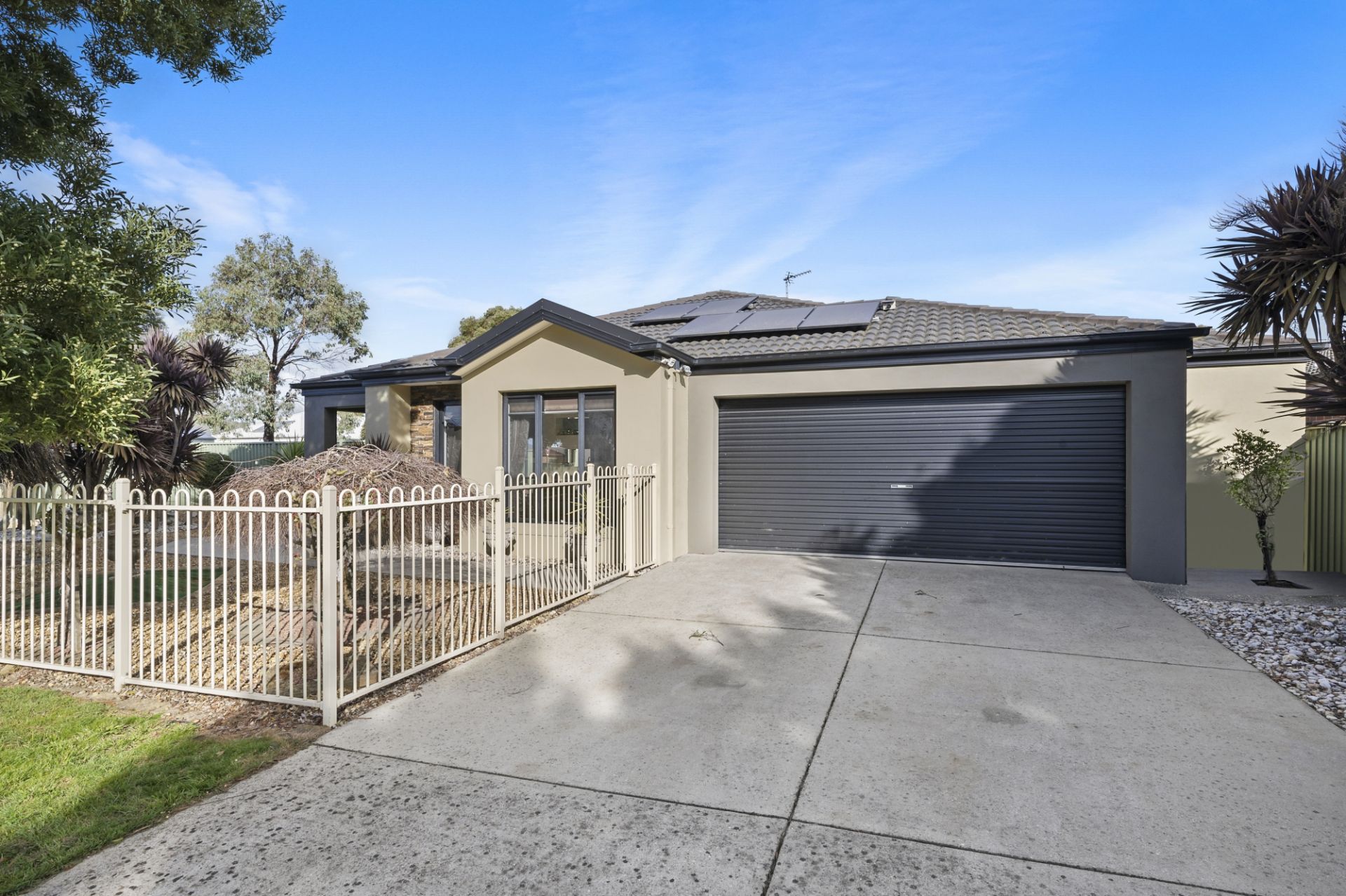 19 Lowry Crescent, Miners Rest Ballarat Real Estate Pty Ltd