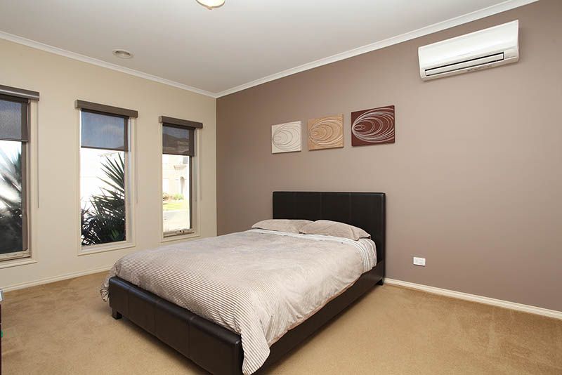 10 Gairdners Pass, Caroline Springs - Thumbnail 7