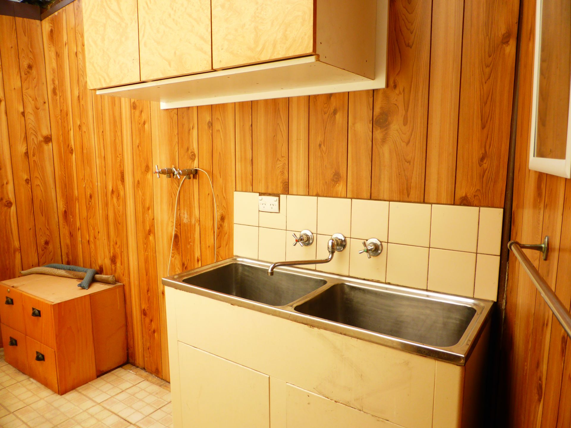 Perfectly hidden, Perfectly Cosy

*6 Month Lease with possible Extension*
