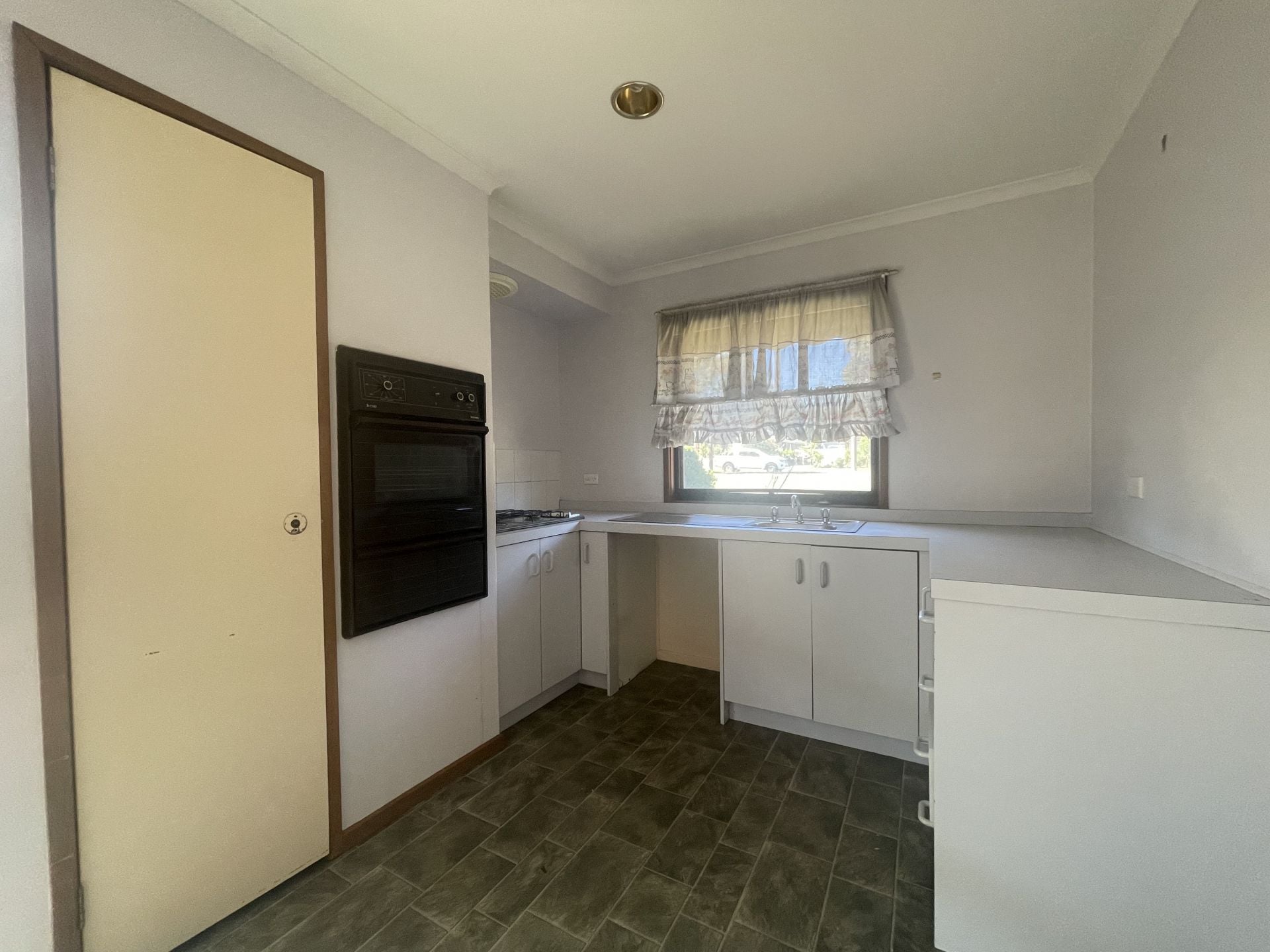 THREE BEDROOM TWO BATHROOM FAMILY HOME