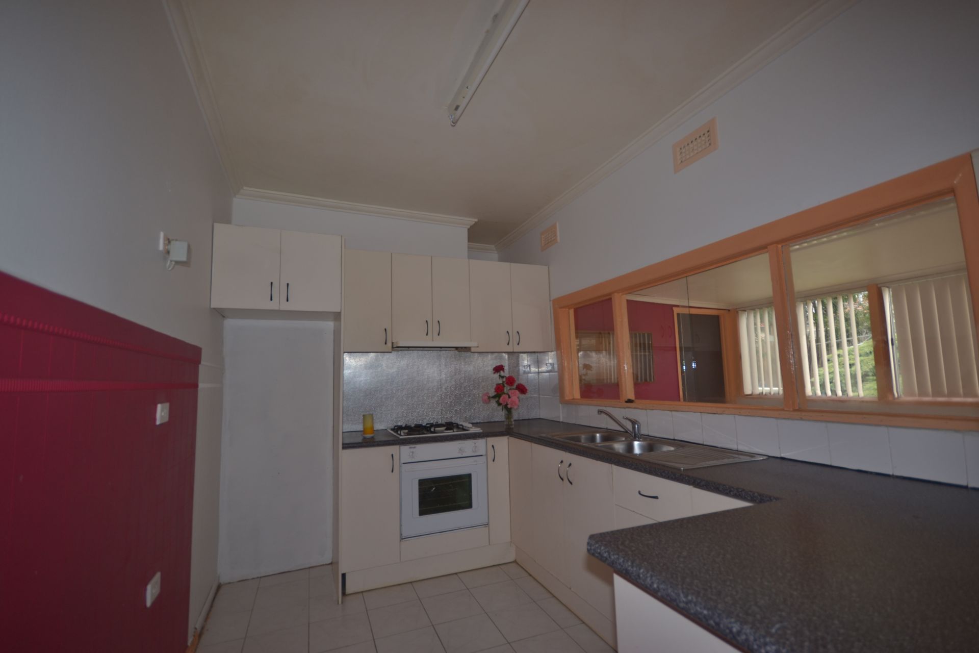 GREAT SIZE HOME IN AN EVEN BETTER LOCATION