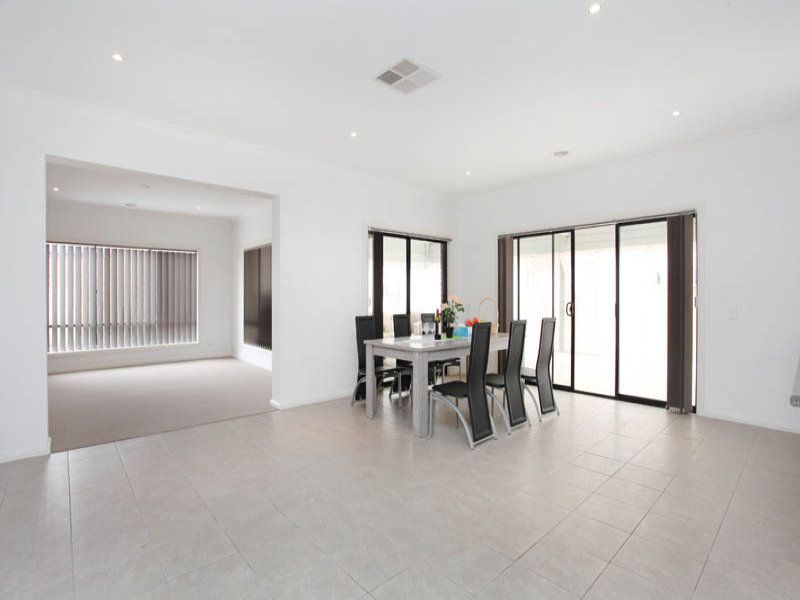 9 Buckley Way, Caroline Springs - Thumbnail 5