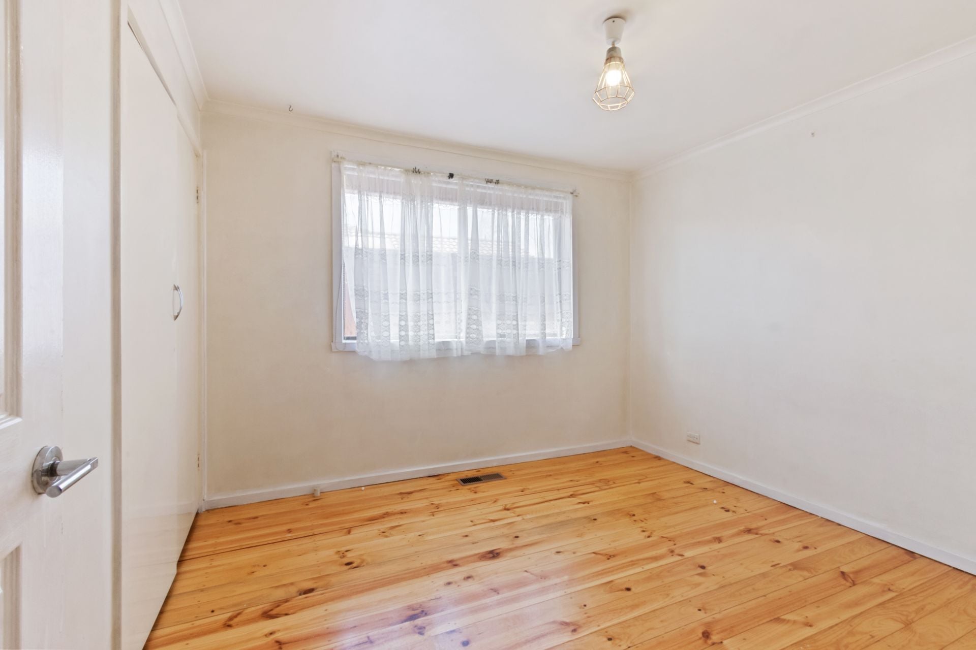 FAMILY LIVING IN A PRIME LOCATION