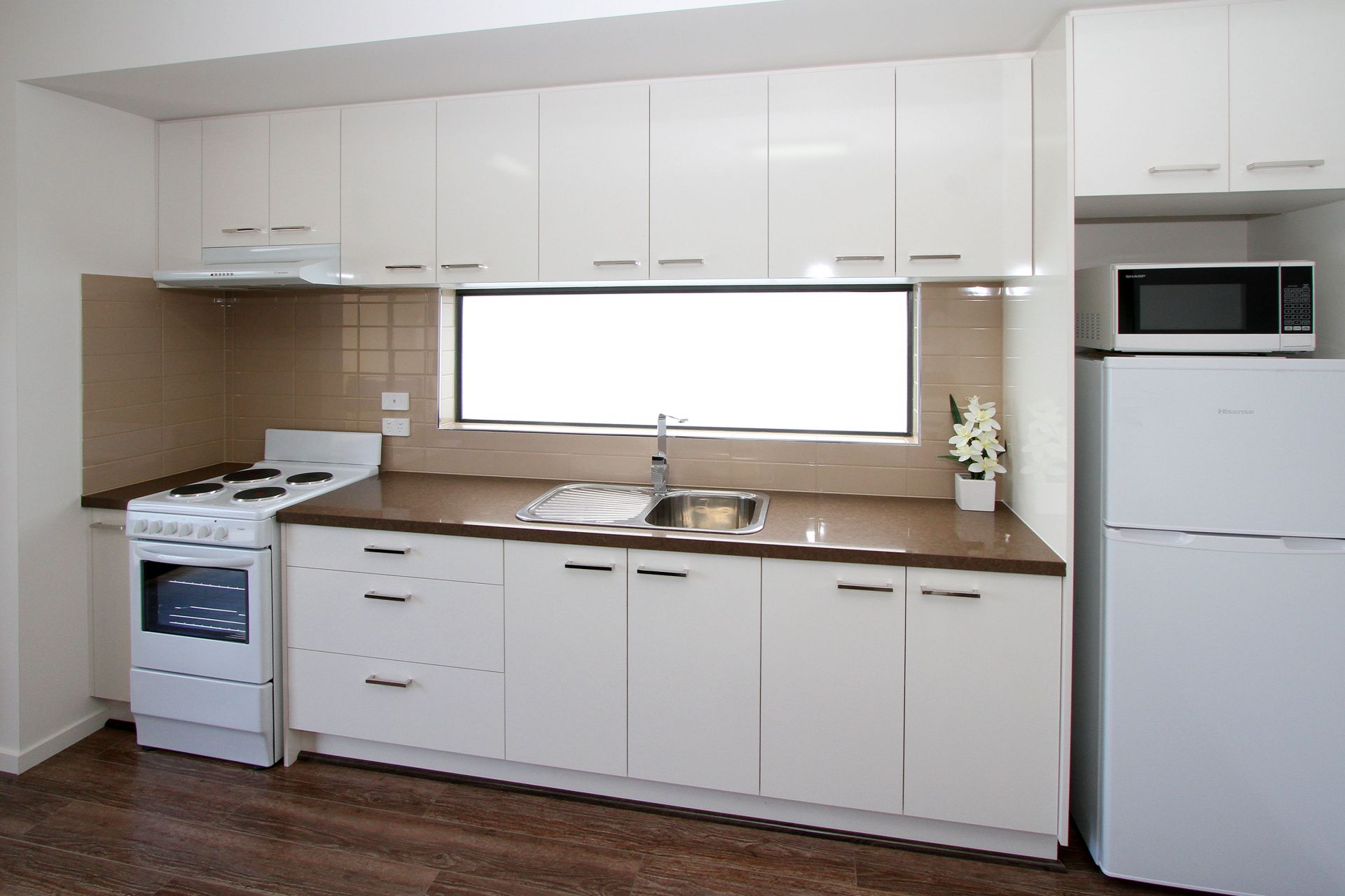 BRAND NEW TWO BEDROOM APARTMENT, GORGEOUS BUILDING, GREAT LOCATION!