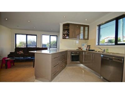 1/142 Middle Road, DEVONPORT, Devonport - Thumbnail 4