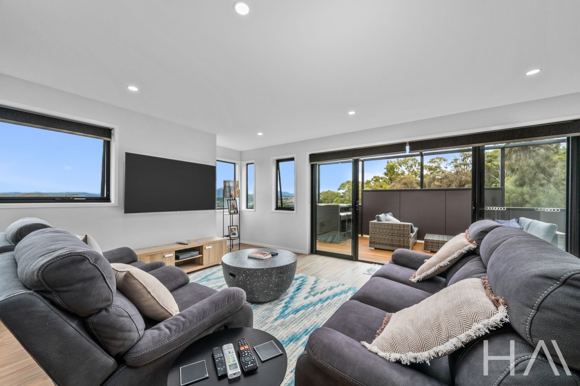 12/1 Cologne Drive Oakdowns, Oakdowns - Thumbnail 5