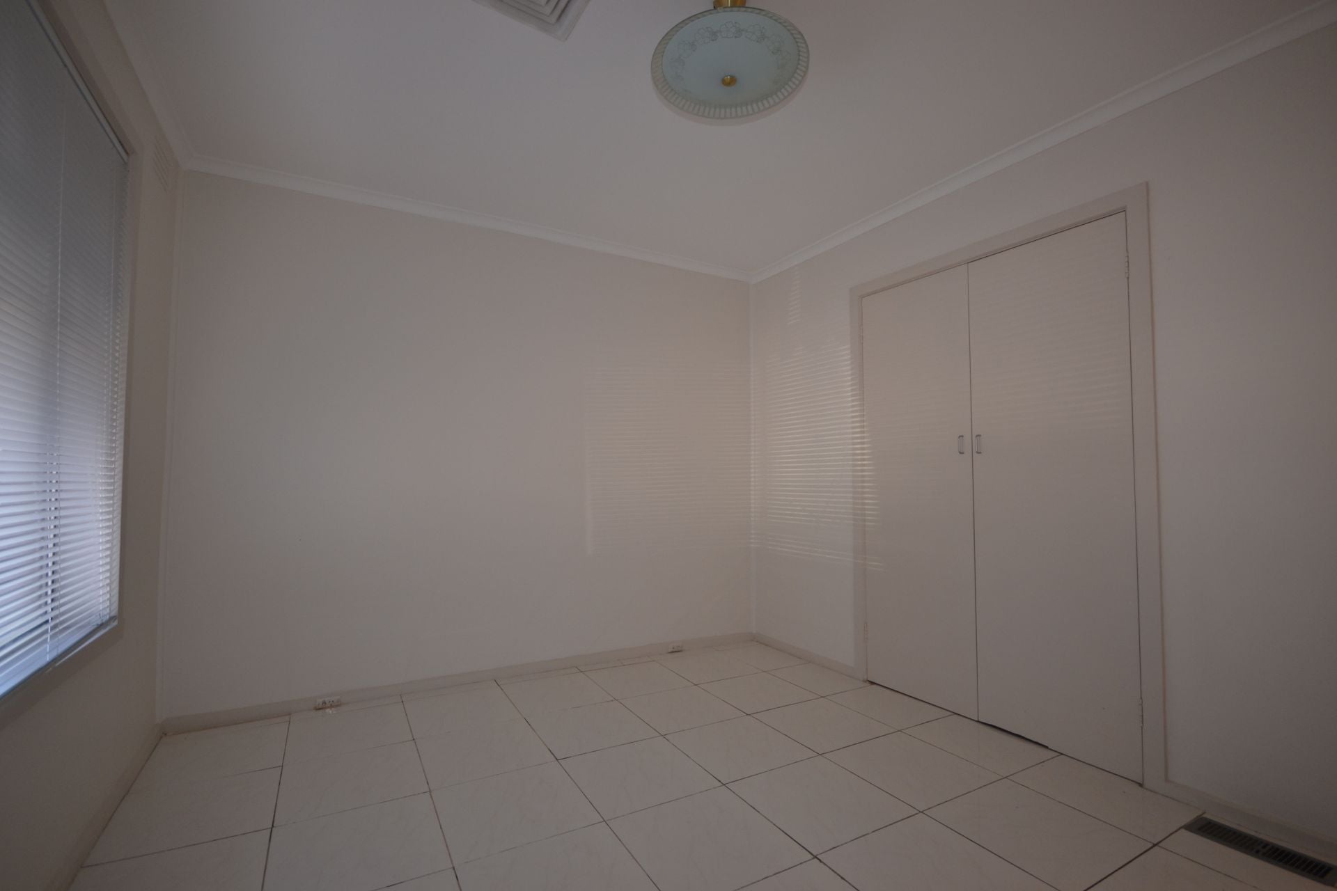 GREAT SIZE UNIT WITH A TRAM AT YOUR DOORSTEP!