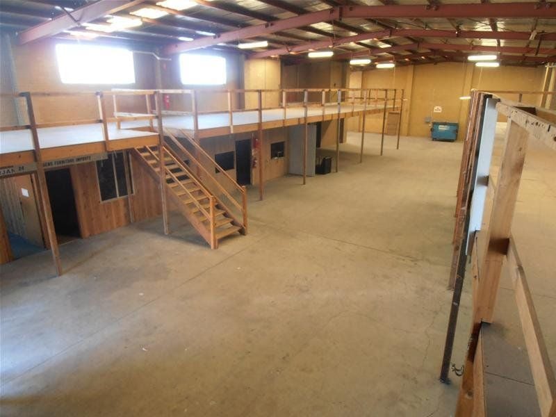FACTORY/WAREHOUSE WITH MEZZANINE STORAGE