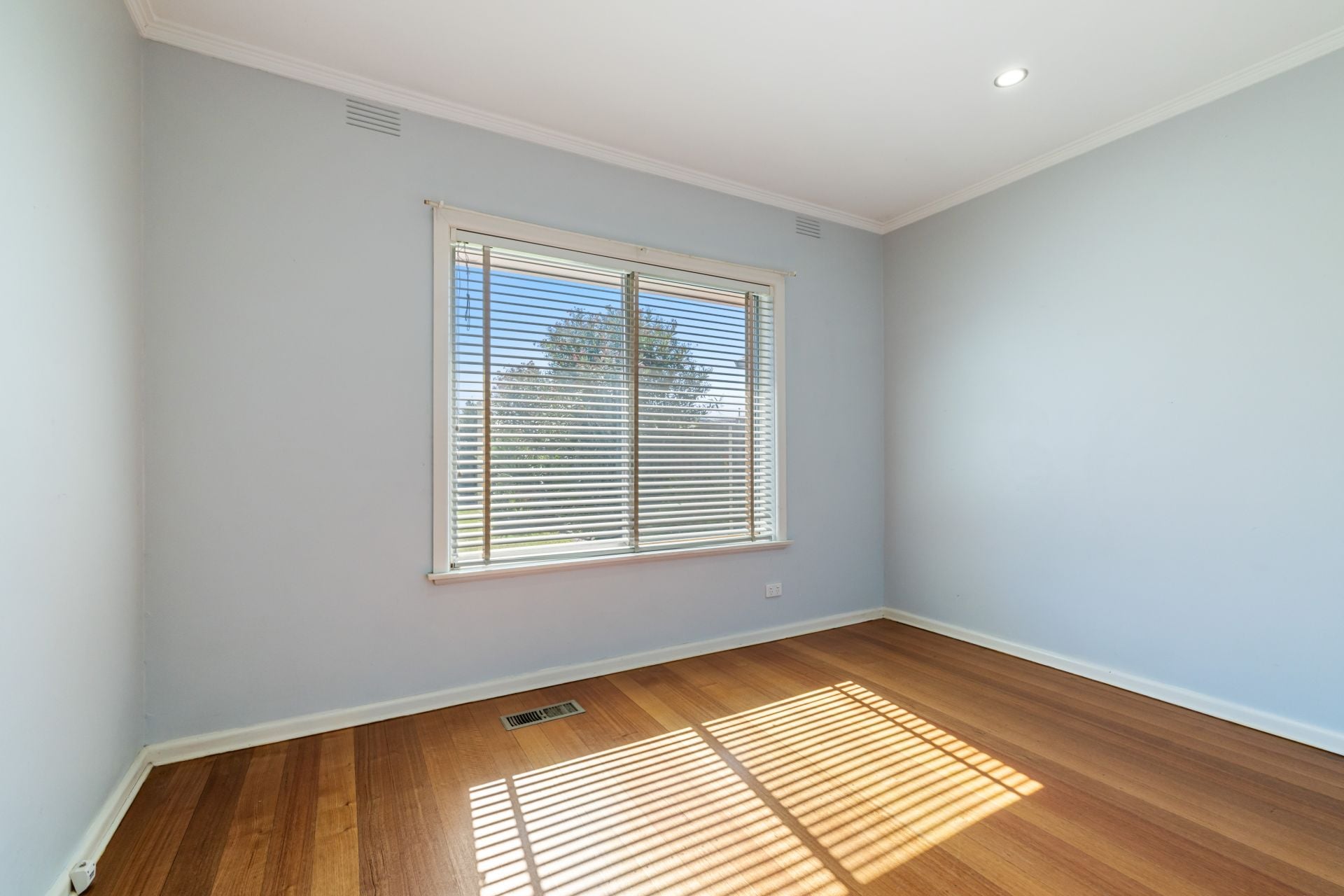 Fabulous Family Classic With Potential Plus