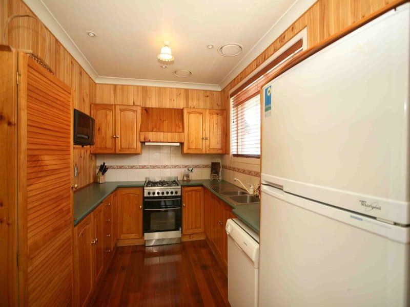 13 Linden Street, Altona Meadows - Thumbnail 3